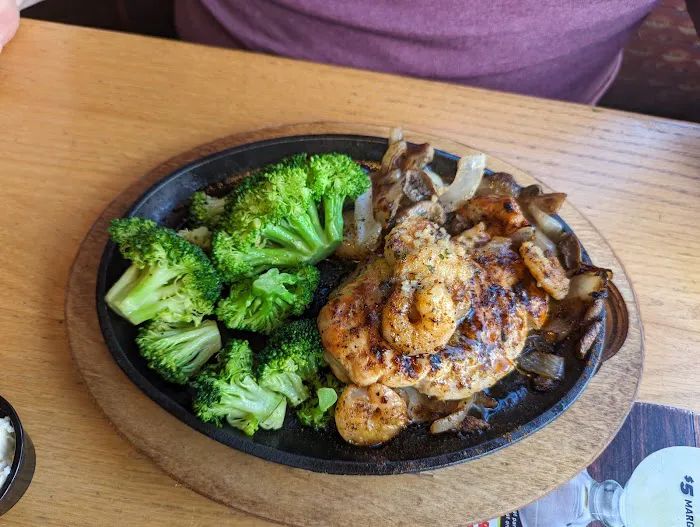 Applebee's Grill + Bar 8