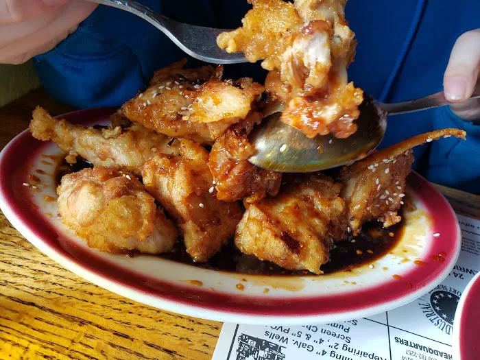 Chui's Hong Kong Restaurant 8