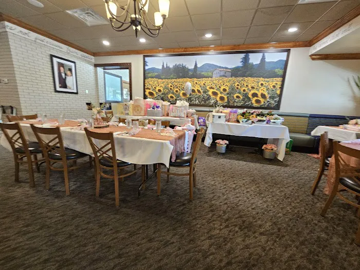 Gino's Pizzeria & Restaurant 8