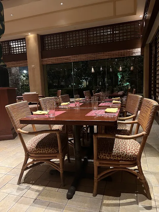 Island's Dining Room 8