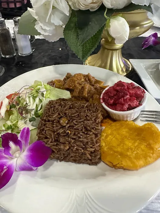 Marabou Restaurant and Lounge 8