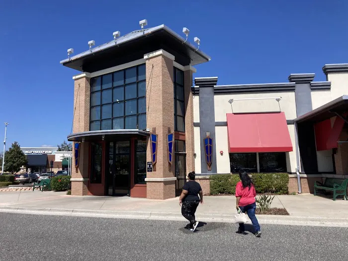 UNO Pizzeria & Grill 2