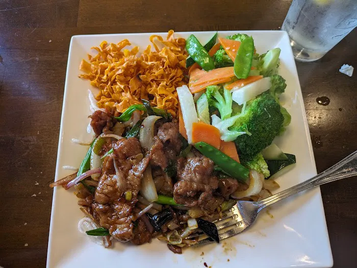 Akina Sushi & Asian Food Bistro 9