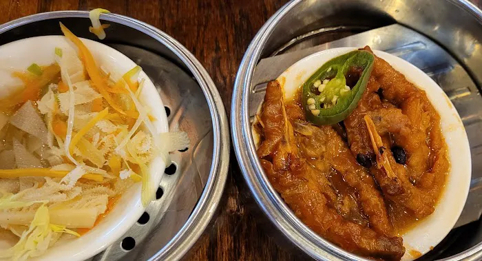 Ming’s Bistro 8