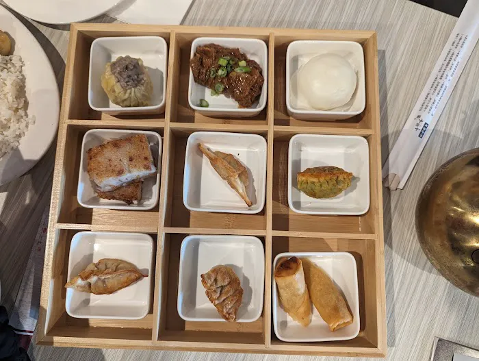 M & M Dim Sum & HK BBQ Restaurant 4