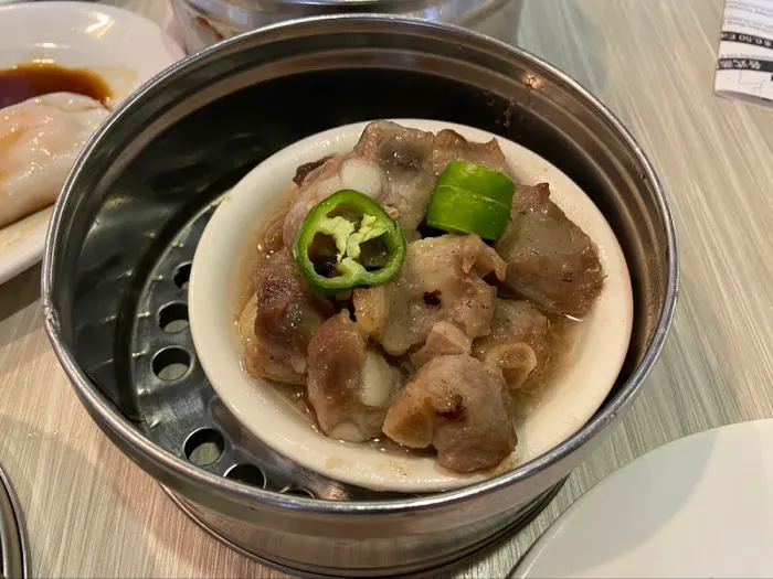M & M Dim Sum & HK BBQ Restaurant 3