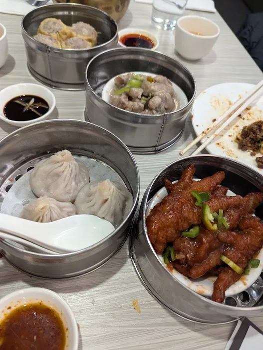 M & M Dim Sum & HK BBQ Restaurant 8