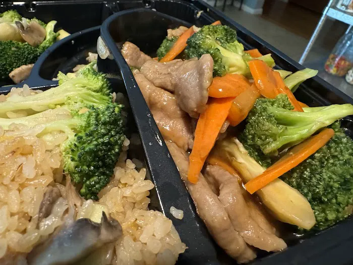Yue Se Chinese and Hong Kong Restaurant 8
