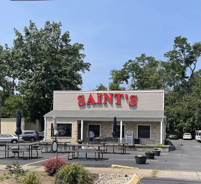 Saint's Restaurant & Catering 3