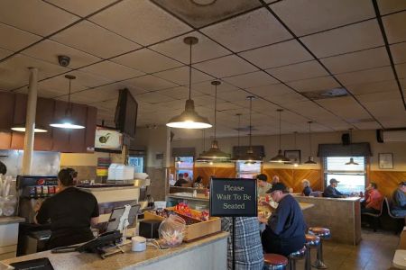 Saint's Restaurant & Catering