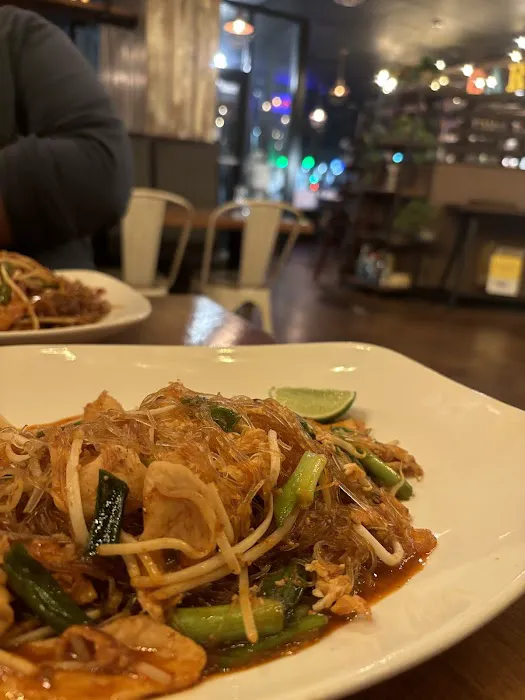 Thai Avenue 9