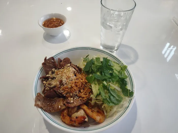 Phở Saigon | Authentic Vietnamese Restaurant 1