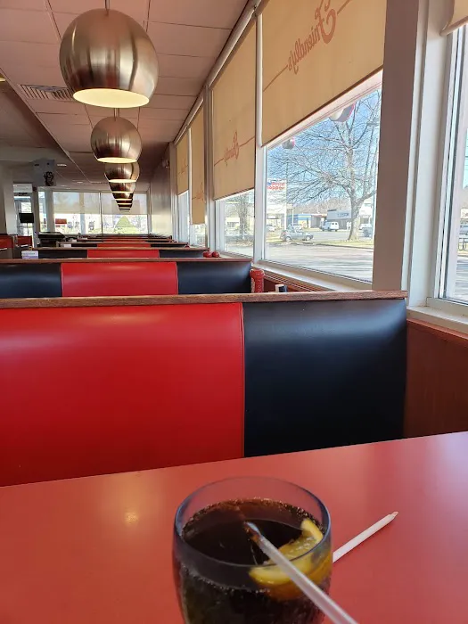 Friendly's 8