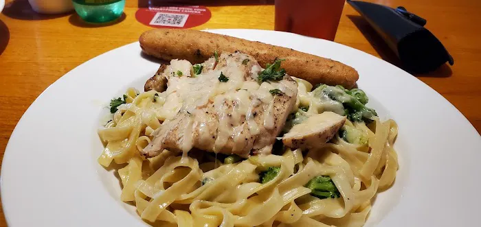 Applebee's Grill + Bar 3