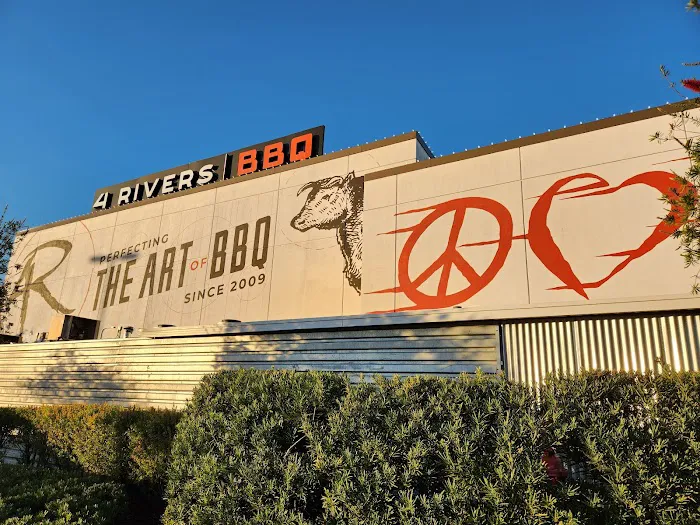 4 Rivers Smokehouse 3