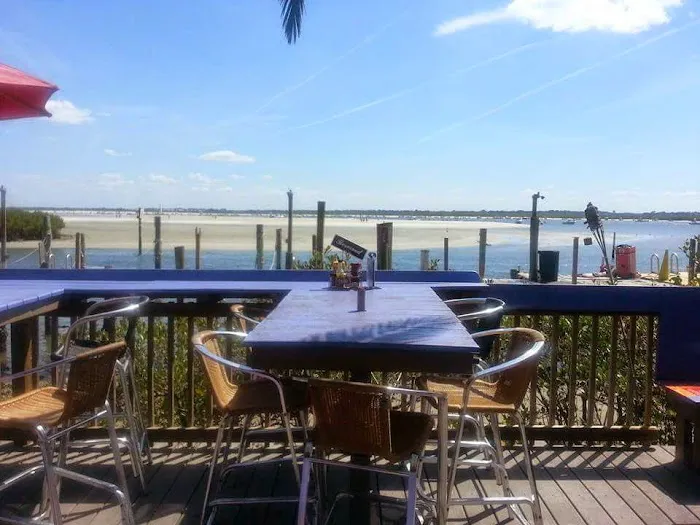 Hidden Treasure Rum Bar & Grill 8
