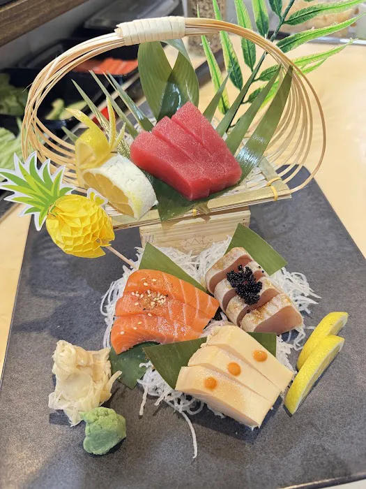 Royal Sushi Grill & Thai（Edgewater） 10