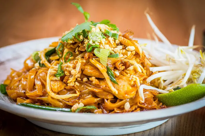 Royal Sushi Grill & Thai（Edgewater） 9