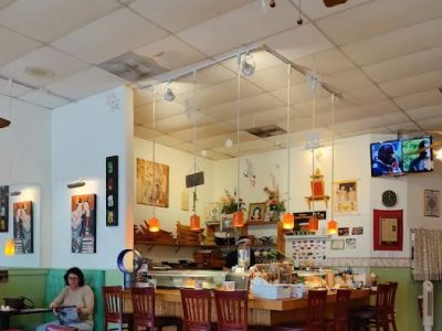 Banzai Sushi & Thai Restaurant 0