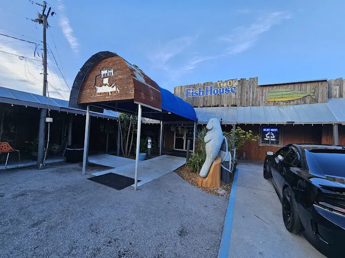 The Old Fish House Bar and Grill 5