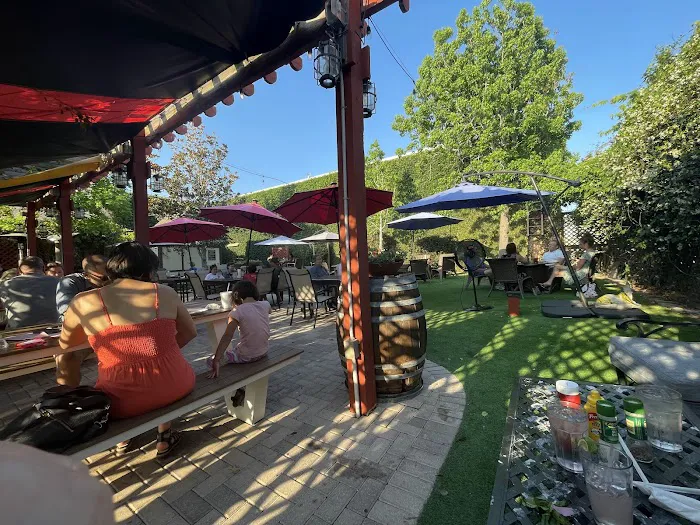 Coasters Pub & Biergarten 7