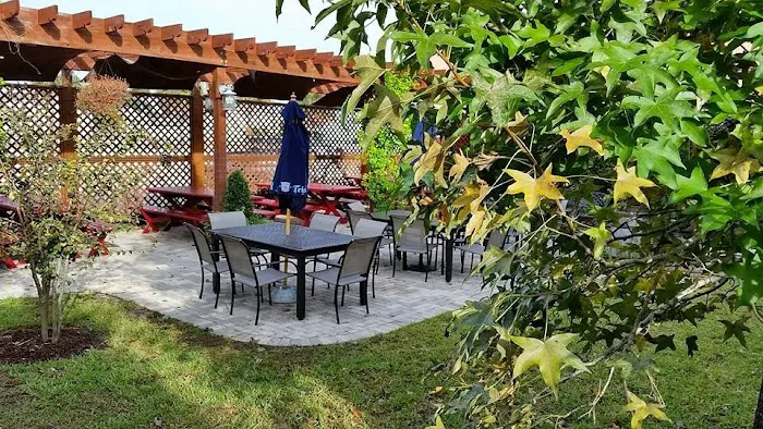 Coasters Pub & Biergarten 4