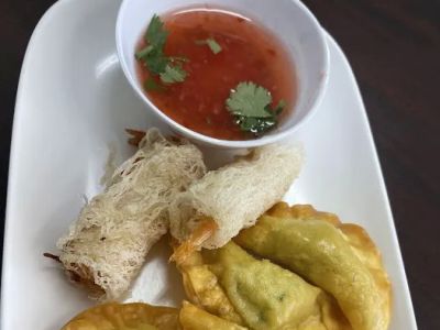 Ake's Thai Food 0