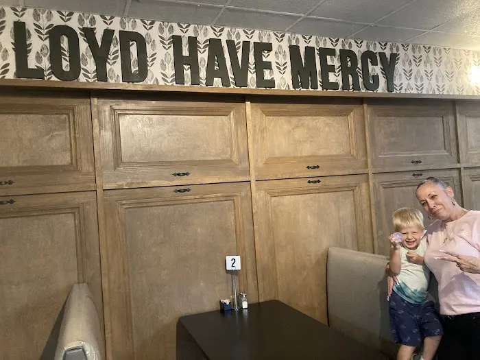 Loyd Have Mercy Restaurant 4
