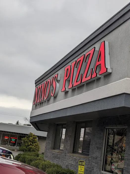 Nino's Pizza 6