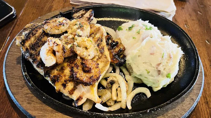 Applebee's Grill + Bar 4