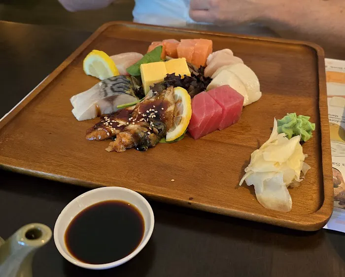 Teton Kitchen Elmwood . Asian Tapas , Bar & Sushi 3