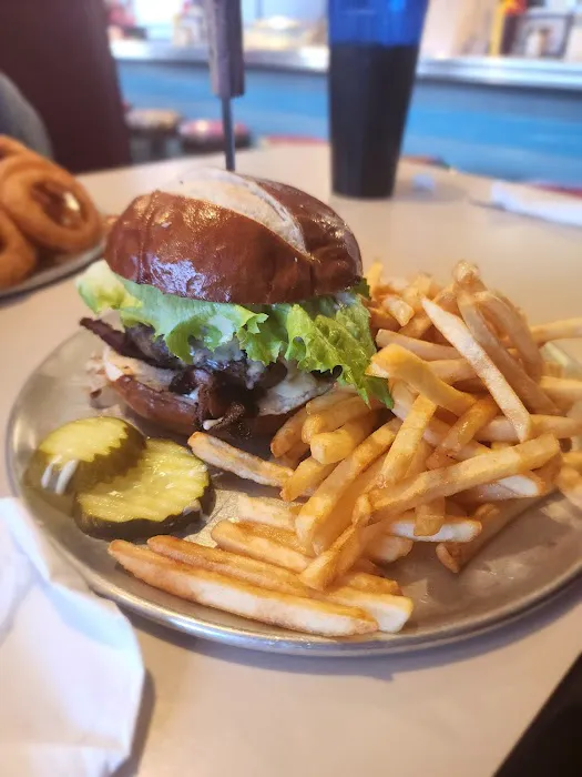 Smokin' Little Diner 9