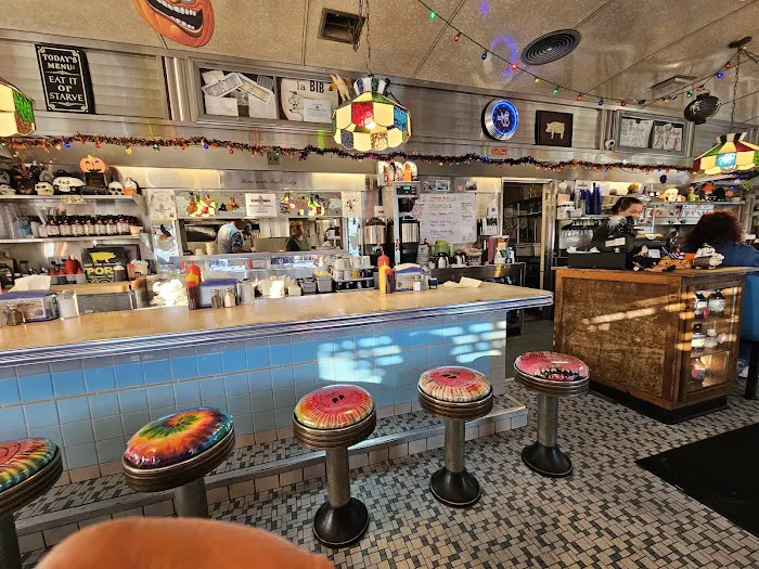 Smokin' Little Diner 5