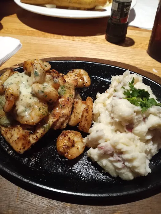Applebee's Grill + Bar 3
