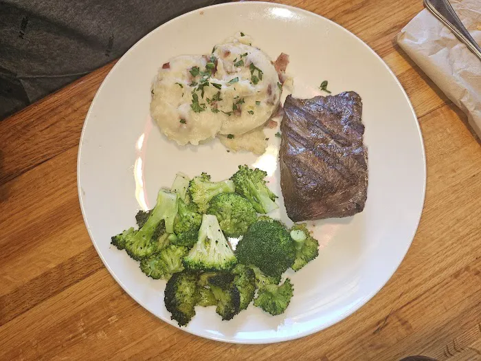 Applebee's Grill + Bar 4