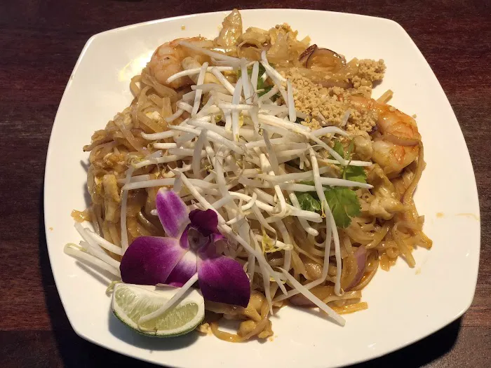 Asian & Sushi Bistro 3
