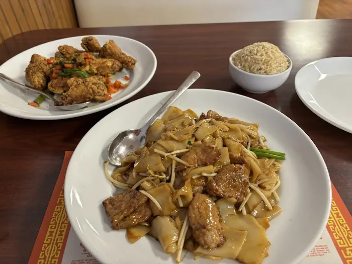 Ying's Teahouse & Yum-Yum 7