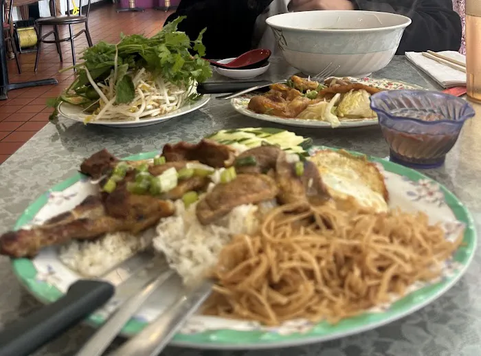 Huong Vietnamese Restaurant 10