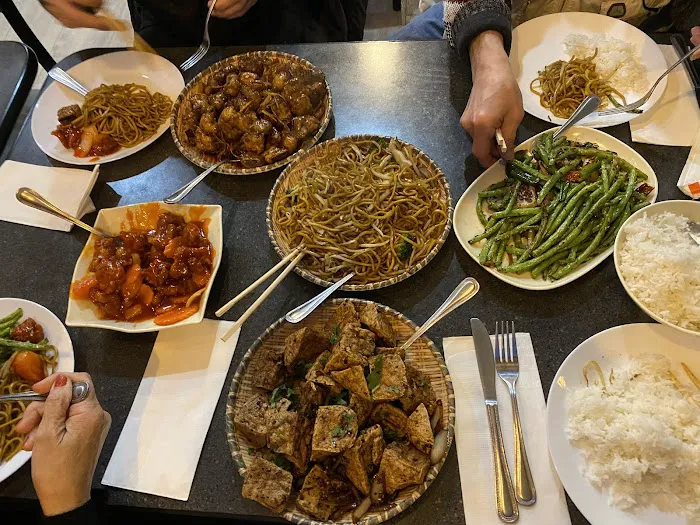 Danforth Dragon Restaurant 5