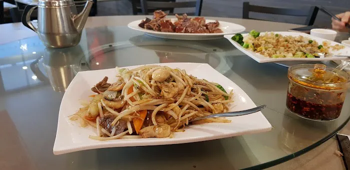 Wok & Roast Chinese BBQ Restaurant 3