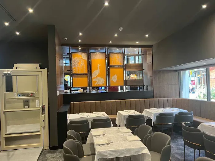 Pearl Yorkville Chinese Cuisine 10