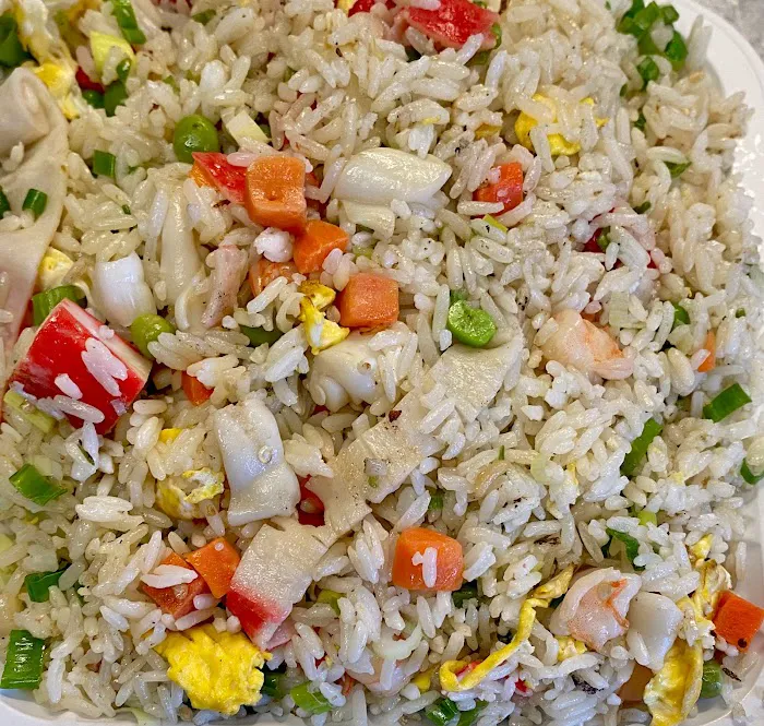 Lucky Lin's Restaurant - West Indian (Guyanese) & Chinese Food 7