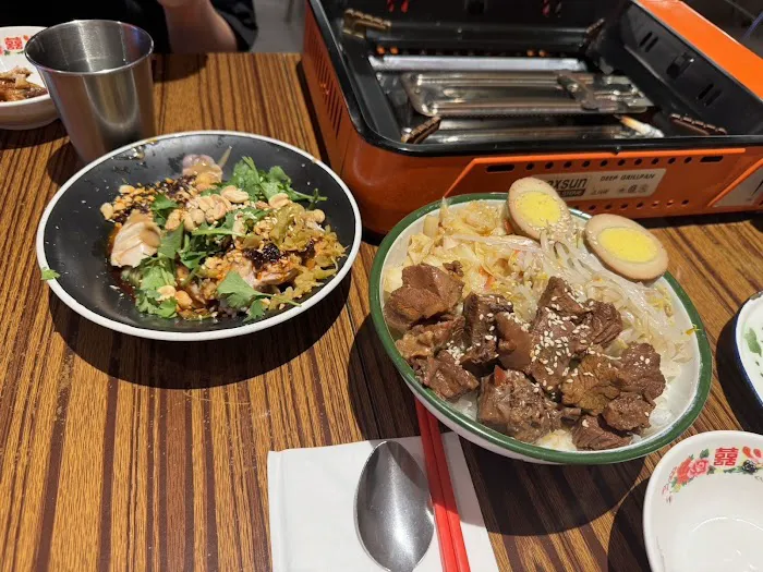 就三席·烤鱼·面庄 The Tri Szechuan Noodles & Grilled Fish 5
