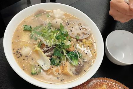 Dumpling & More Chinese Restaurant 味多多麻辣烫饺子馆