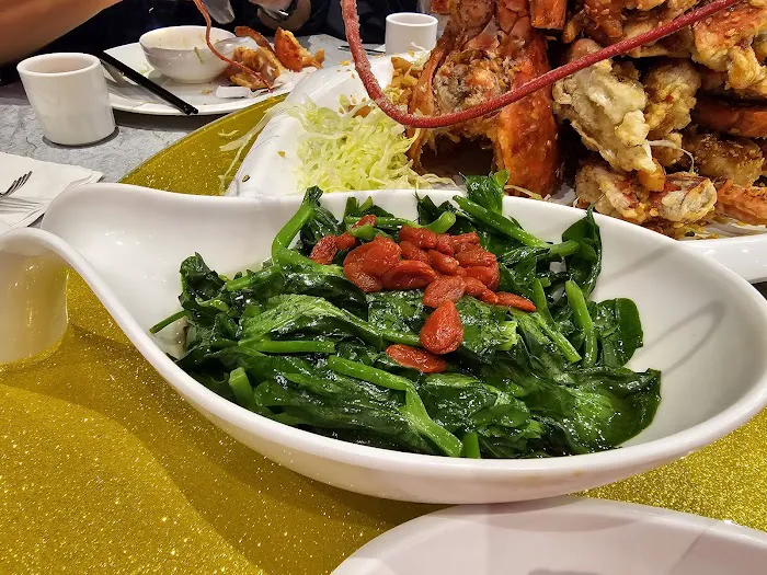 Fishman Lobster Clubhouse Restaurant 8