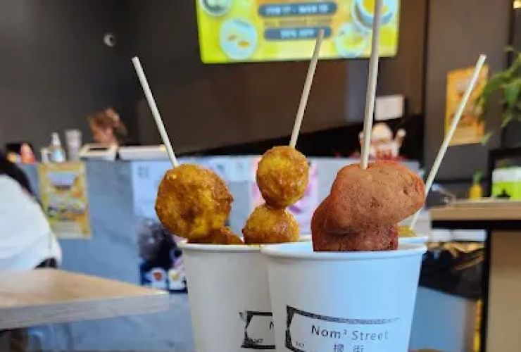 Nom Street 0