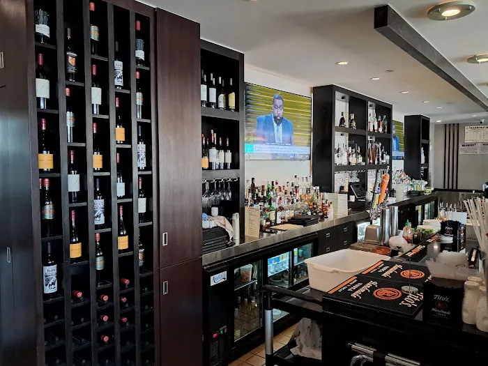 Feng Shui Restaurant & Bar 3