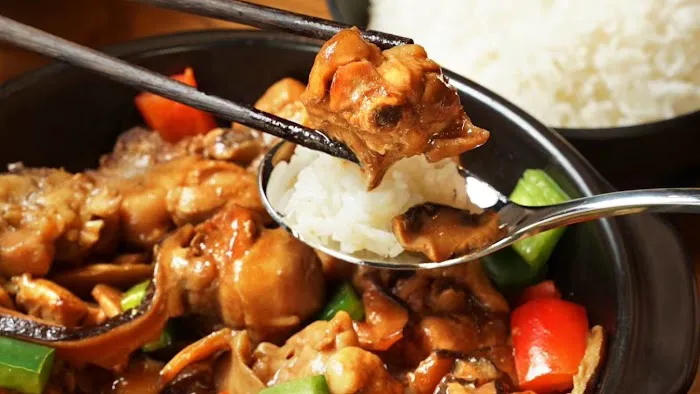 Yang's Braised Chicken Rice (Warden) 10