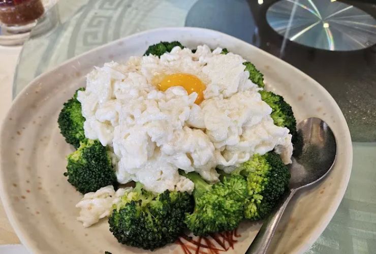 A La Kitchen 0