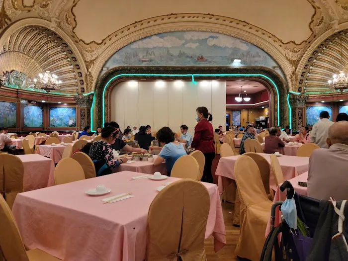 Empire Garden Restaurant 6